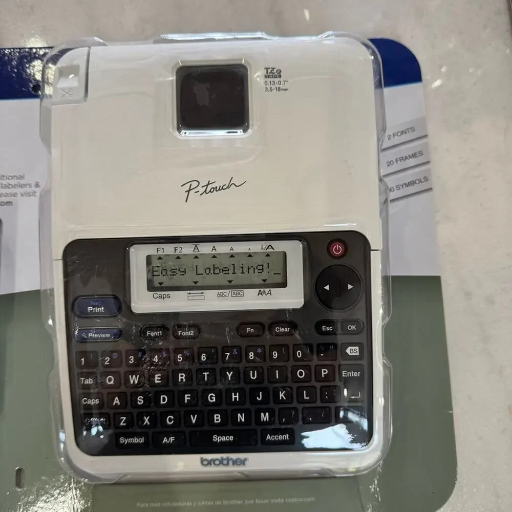 Brother P-touch label maker kit PT-2040C NEW